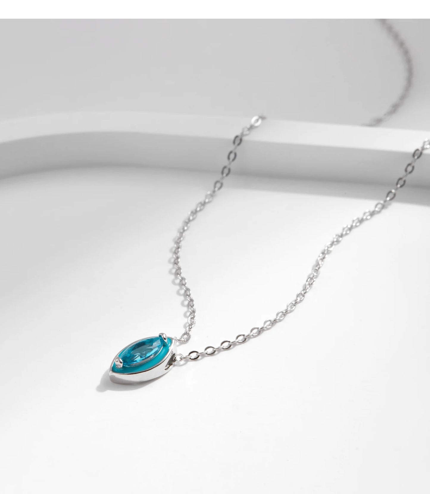 Colar em Prata Esterlina 925 - Pingente com Zircônia AAAAA Olho em Verde Menta.